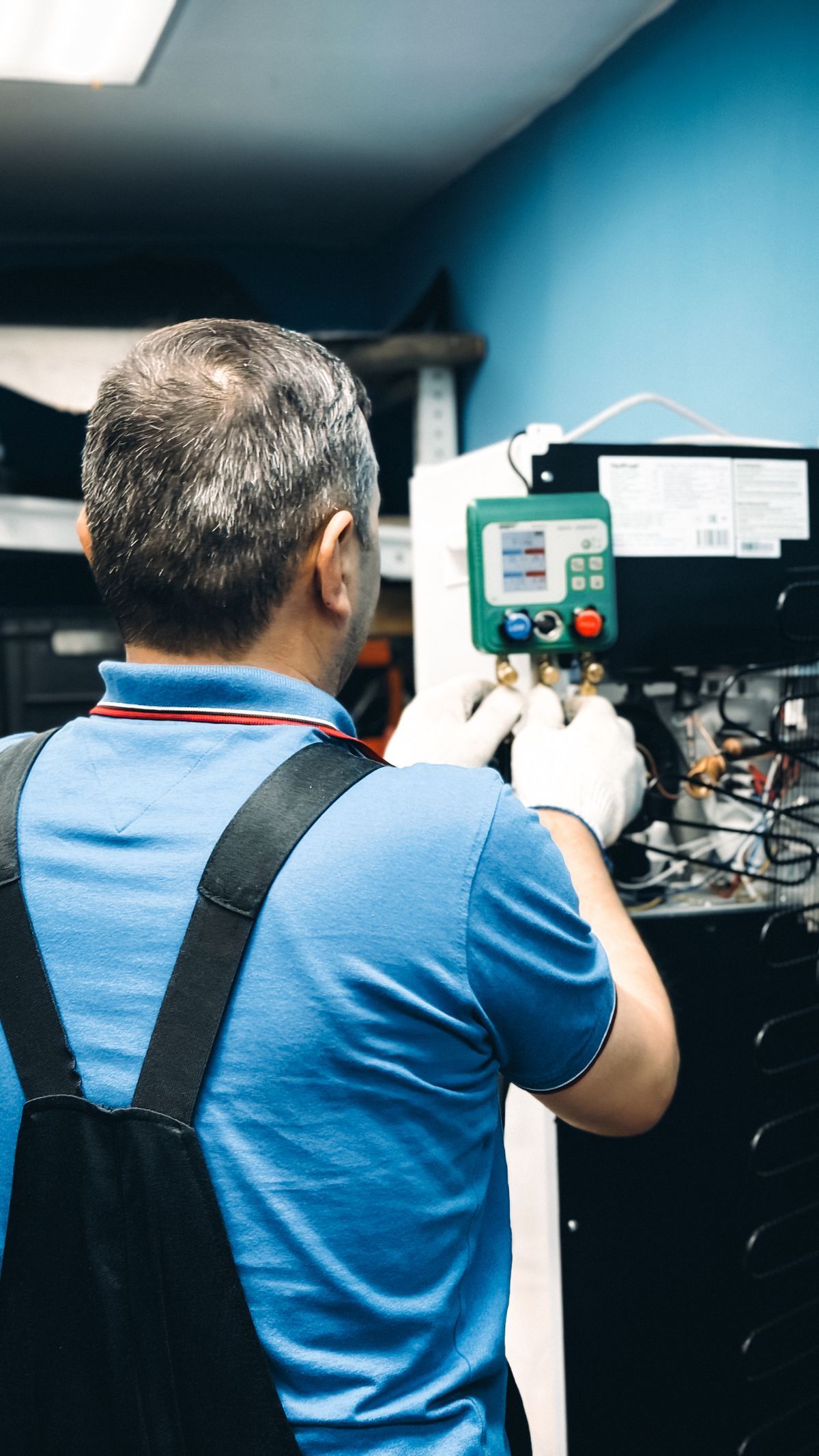 Technicien Climatisation Express Alsace en intervention